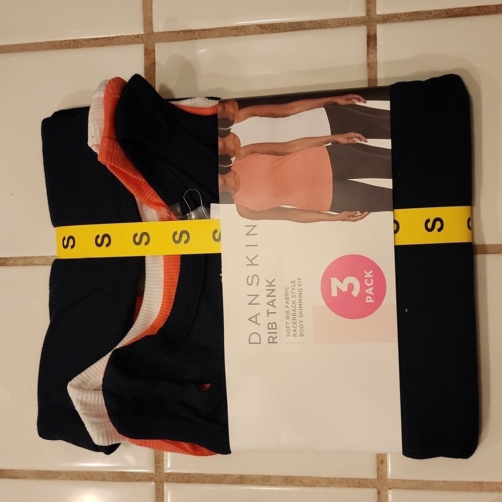 New Danskin 3 pack rib tank